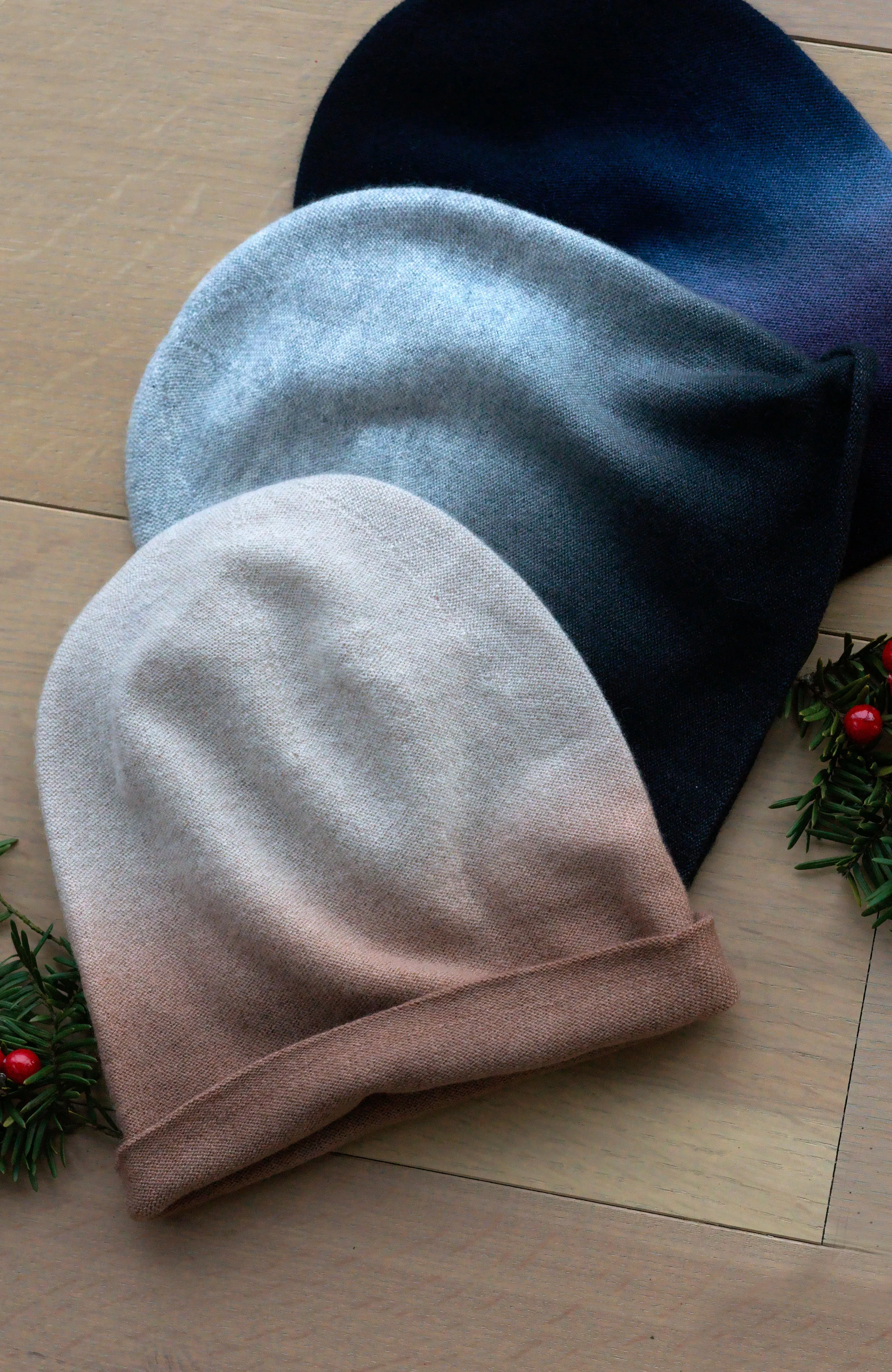 DIP-DYED CASHMERE SLOUCHY HAT