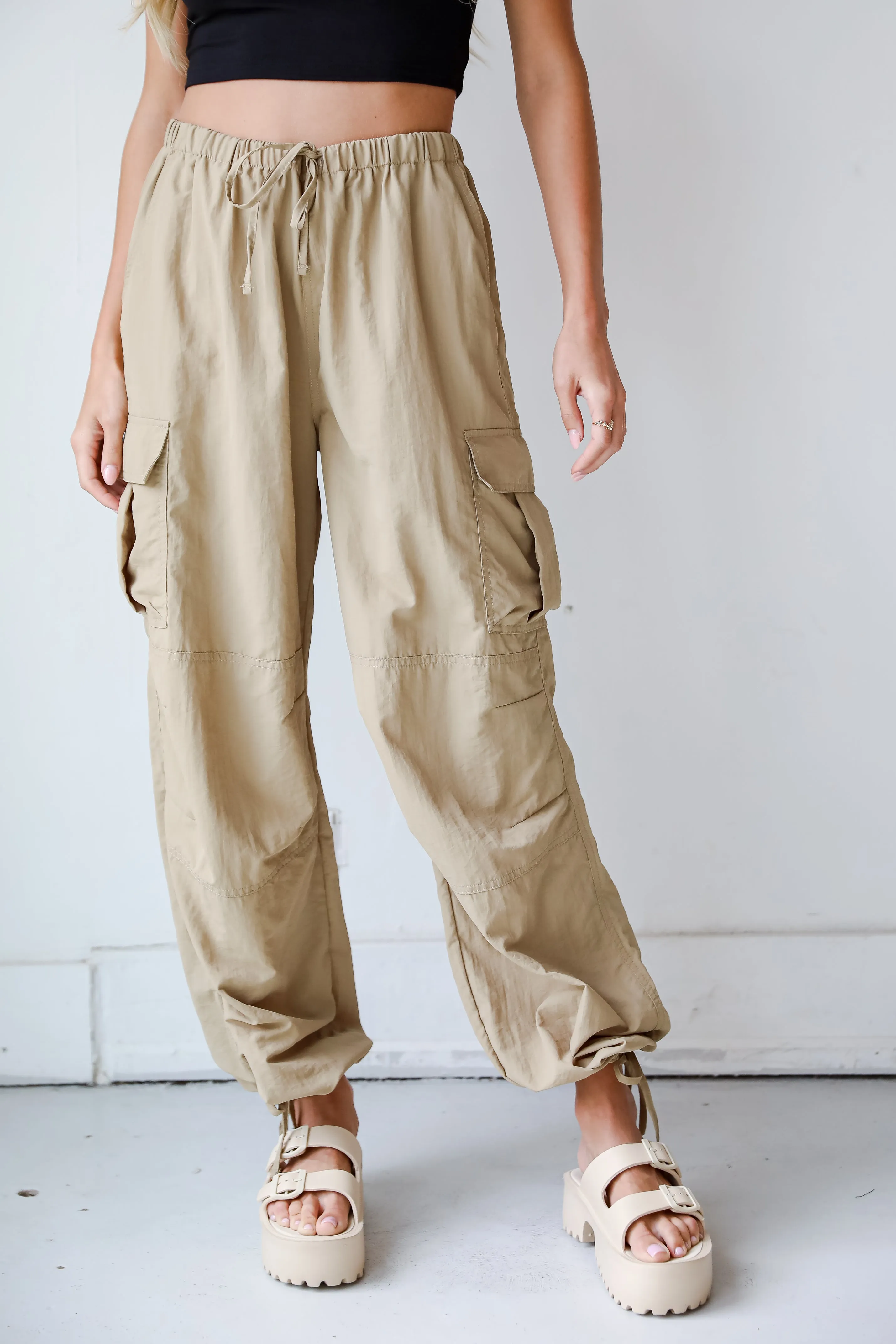 FINAL SALE - Trendsetting Aura Khaki Cargo Pants - DU DEAL