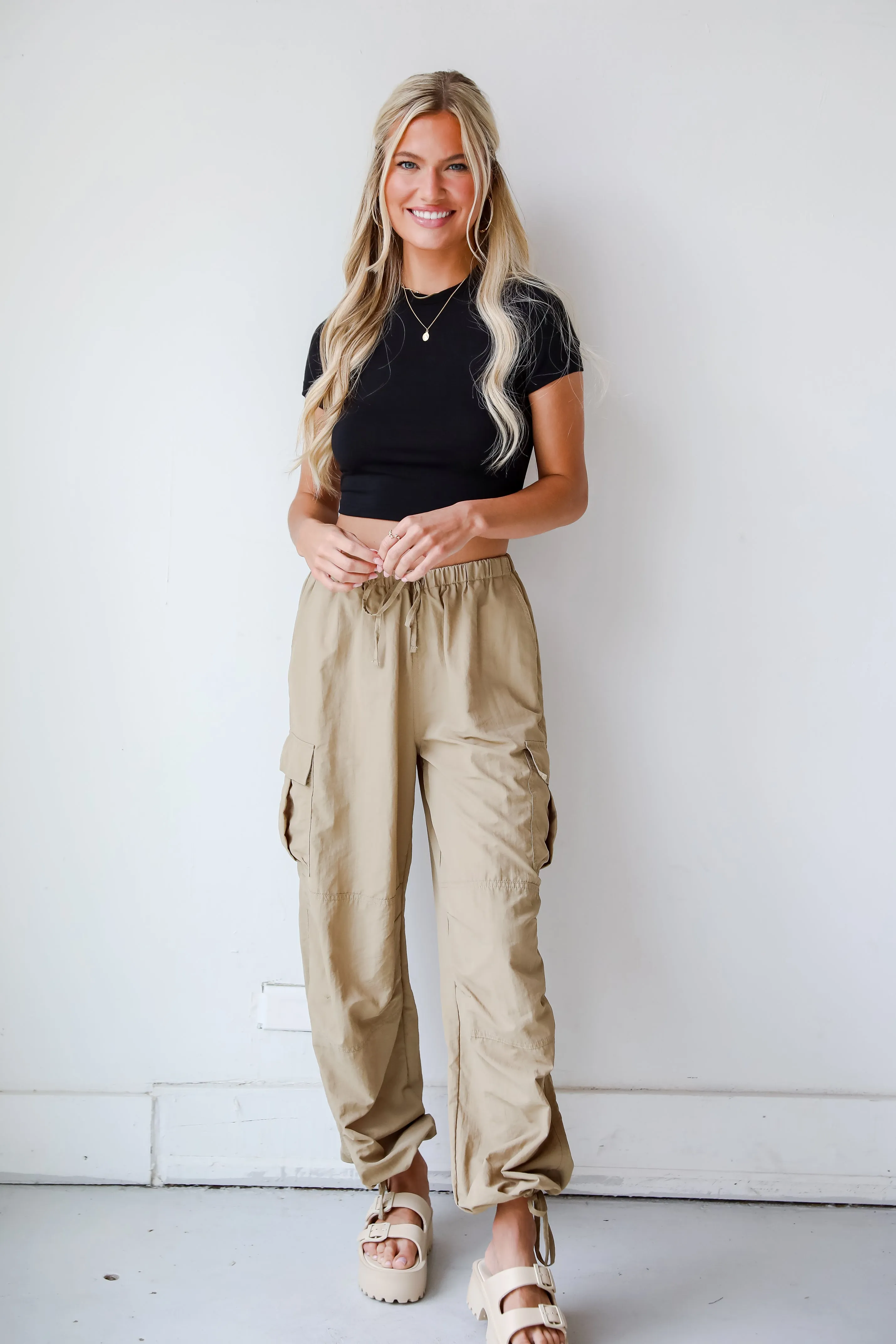 FINAL SALE - Trendsetting Aura Khaki Cargo Pants - DU DEAL