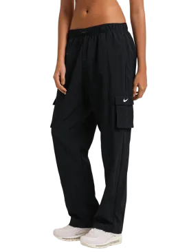 Women's High-Rise Woven Cargo Pants (DO7209-010)